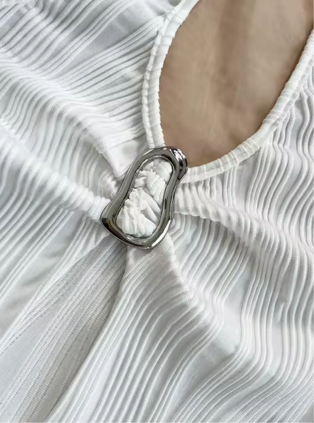 Top Cuello V Blanco