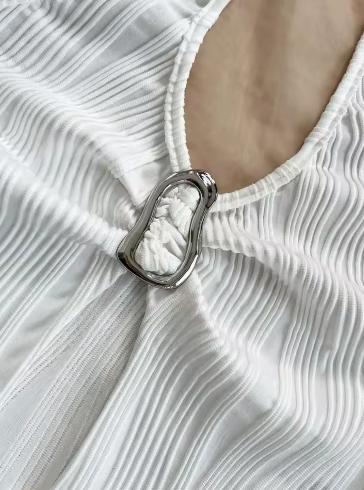 Top Cuello V Blanco
