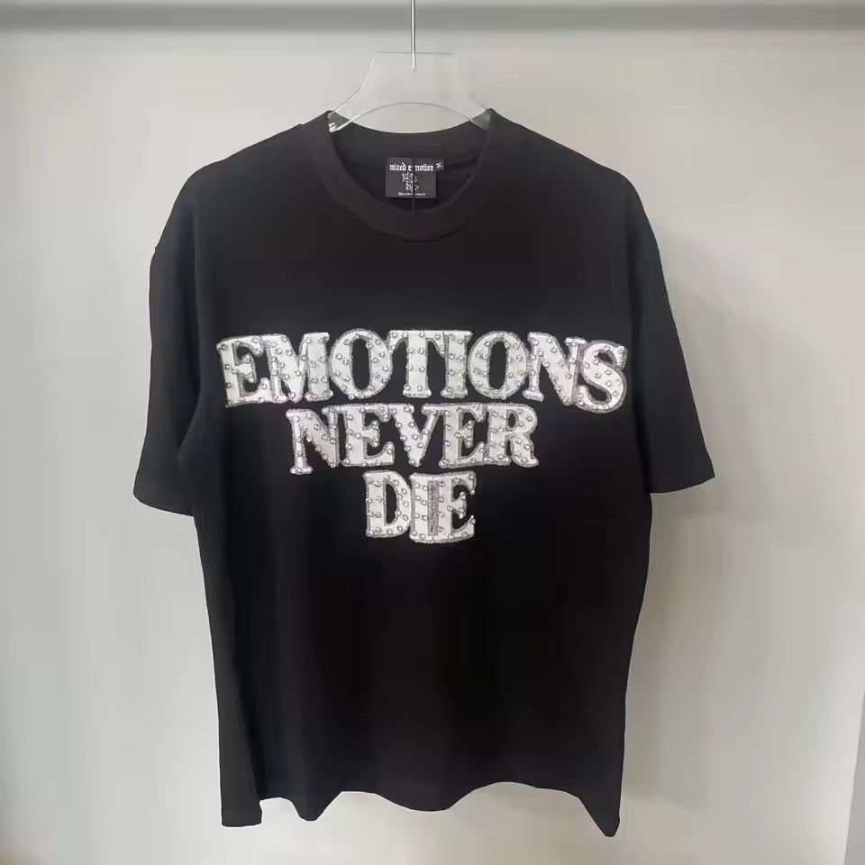 Camiseta Emotions Never Die Negra
